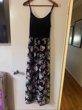 Forever 21 Black Floral Maxi Dress